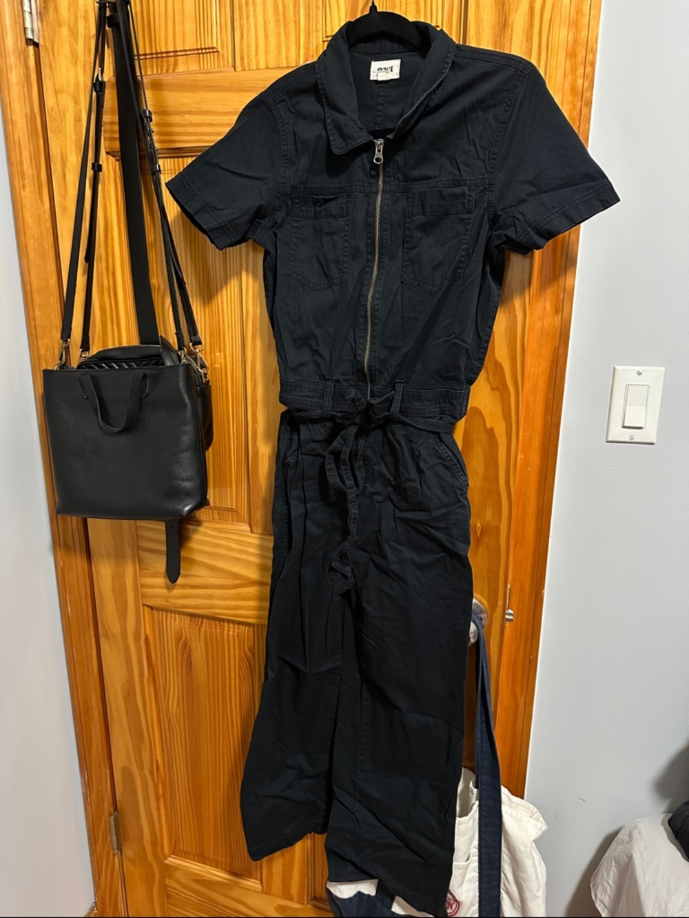 Pact Utility Short-Sleeve Zip Jumpsuit in Black Size Small